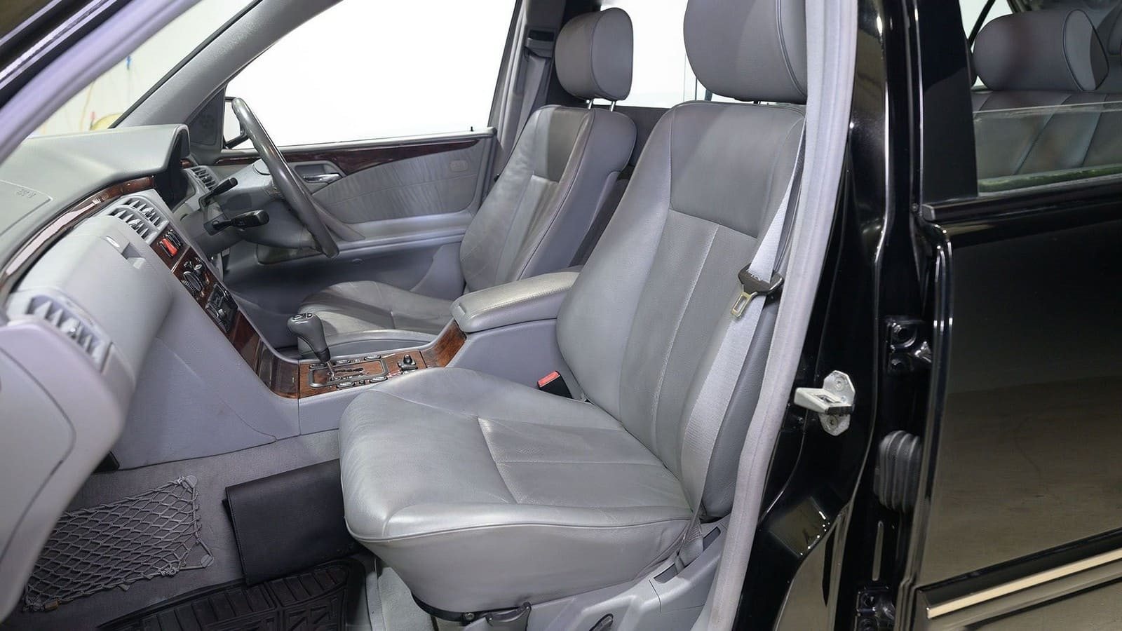 MERCEDES-BENZ E 280 LIMOUSINE, foto 49