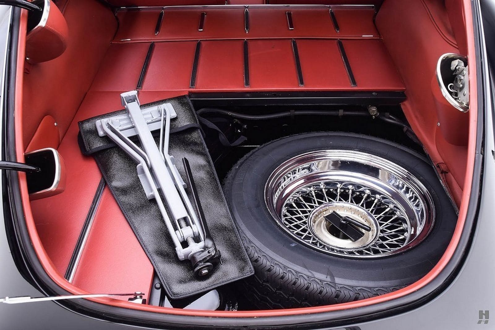 JAGUAR E-TYPE COUPE BLACK, foto 24