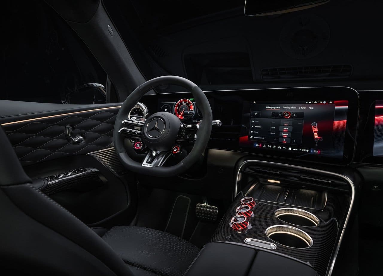 2027 - MERCEDES-AMG GT SUV, foto 37