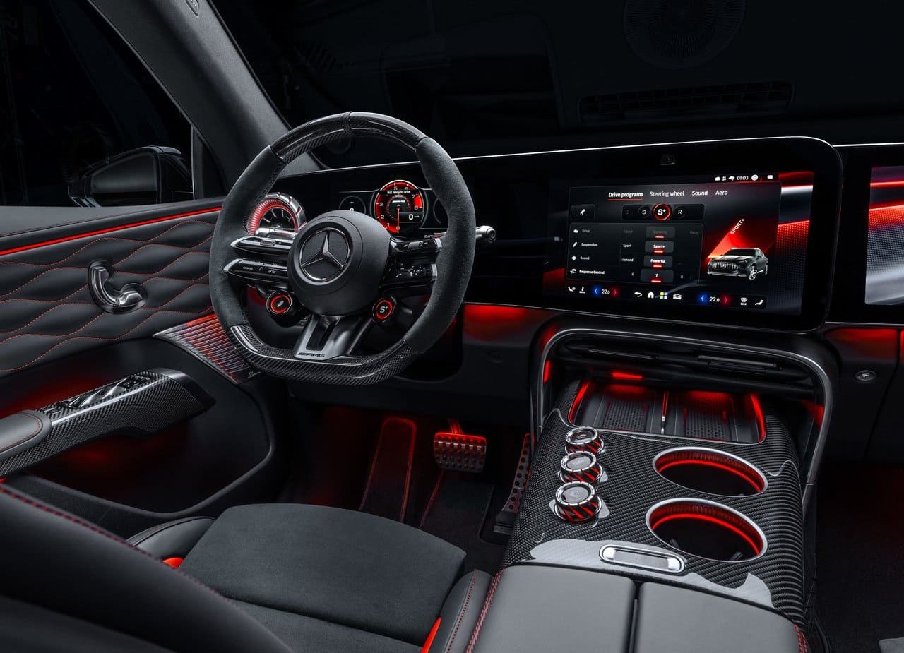2027 - MERCEDES-AMG GT SUV, foto 38