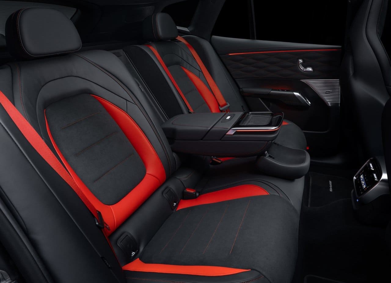 2027 - MERCEDES-AMG GT SUV, foto 43