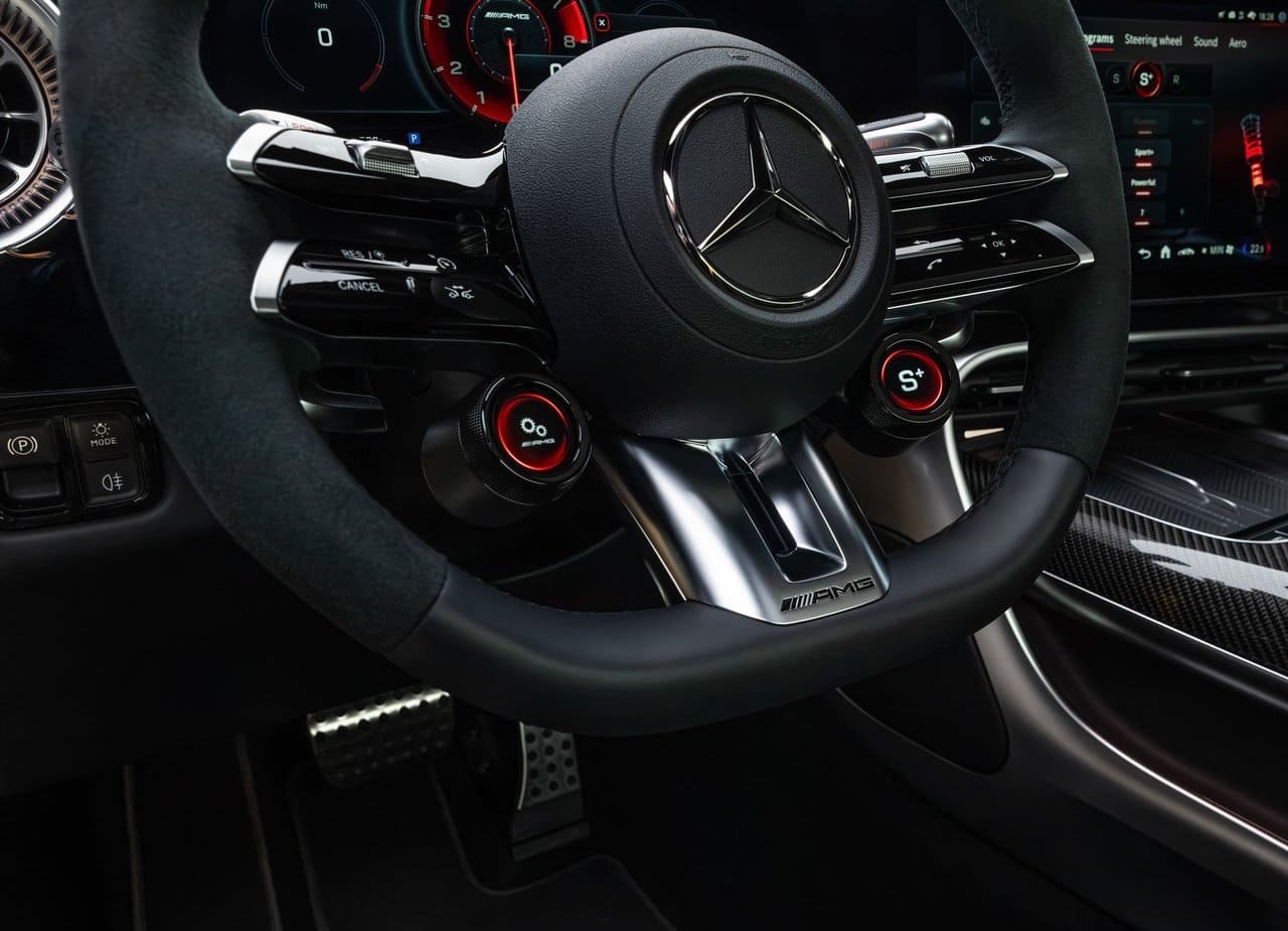 2027 - MERCEDES-AMG GT SUV, foto 45
