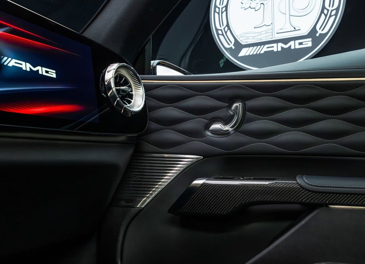 2027 - MERCEDES-AMG GT SUV, foto 49