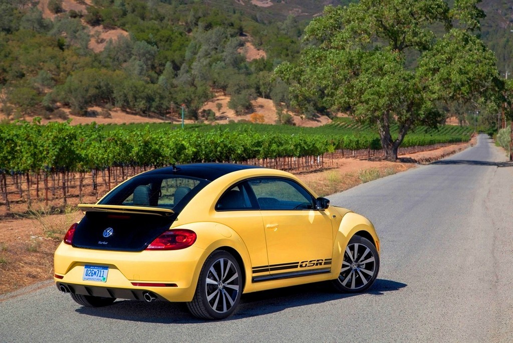 APENAS 3.500 CARROS EM TODO O MUNDO: A VOLKSWAGEN EXPÕE NOVO FUSCA GSR NO SALÃO DE SÃO PAULO, foto 3