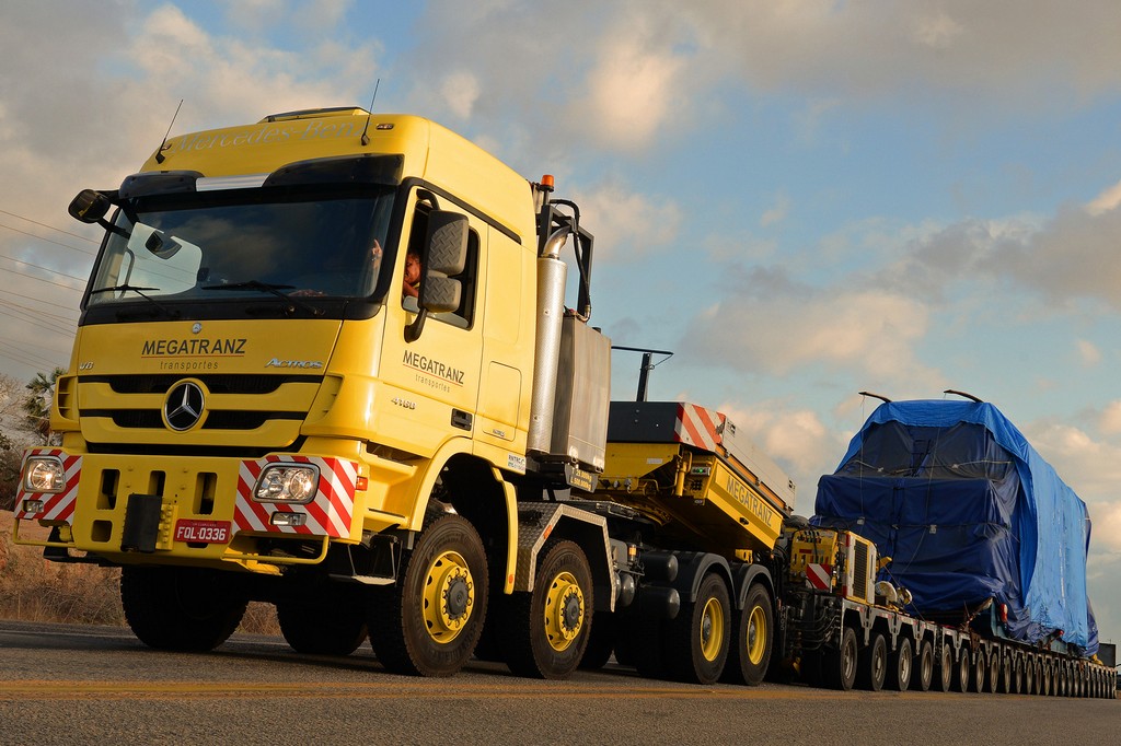MERCEDES-BENZ ACTROS PARA ATÉ 500 TONELADAS REALIZA PRIMEIRA OPERAÇÃO NO BRASIL, foto 1