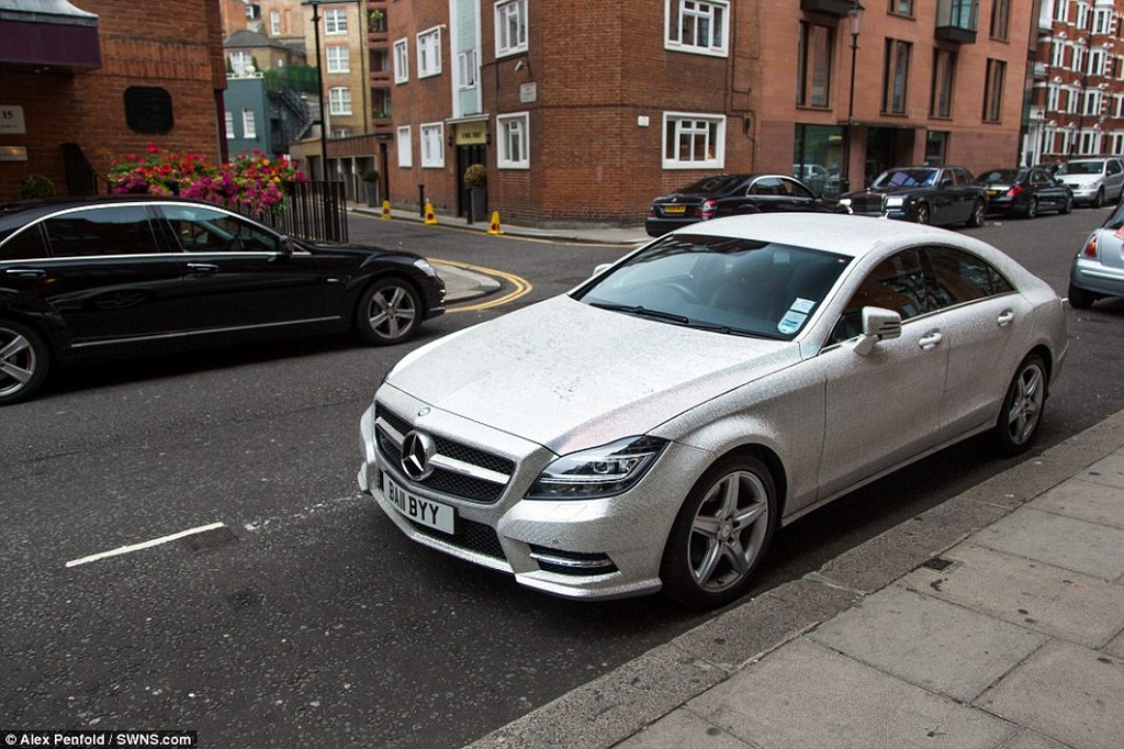 MERCEDES-BENZ CLS COBERTO DE CRISTAIS SWAROVSKI, foto 2