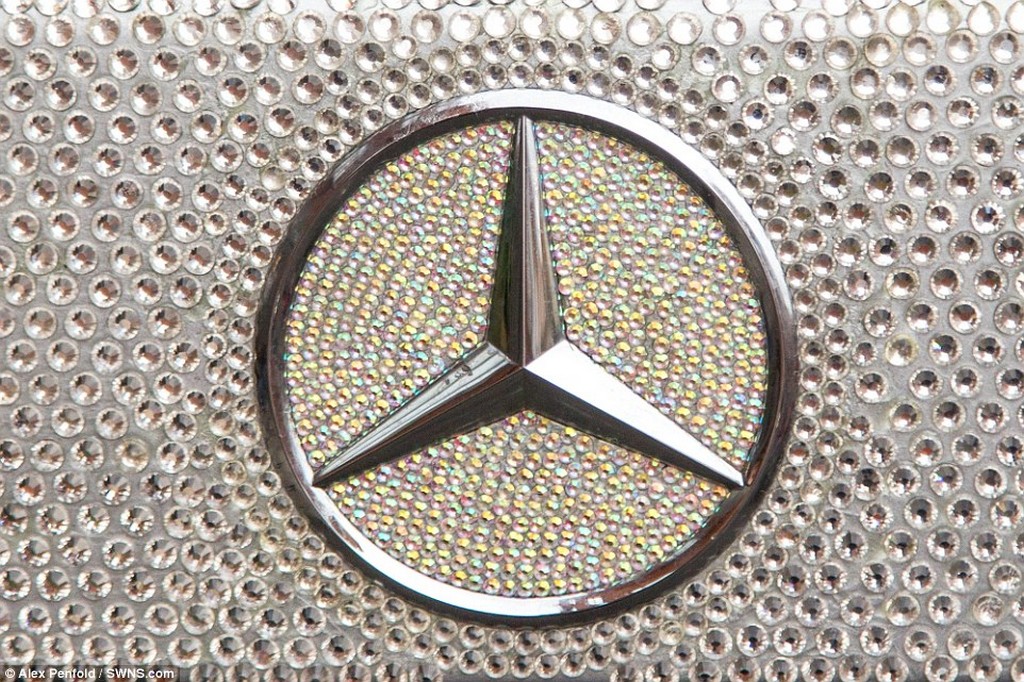 MERCEDES-BENZ CLS COBERTO DE CRISTAIS SWAROVSKI, foto 9
