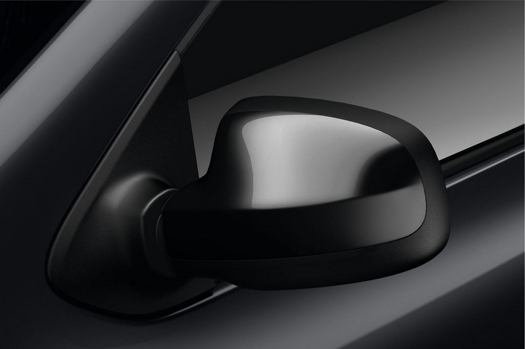 DACIA MOSTRARÁ O SANDERO BLACK TOUCH EM PARIS, foto 4
