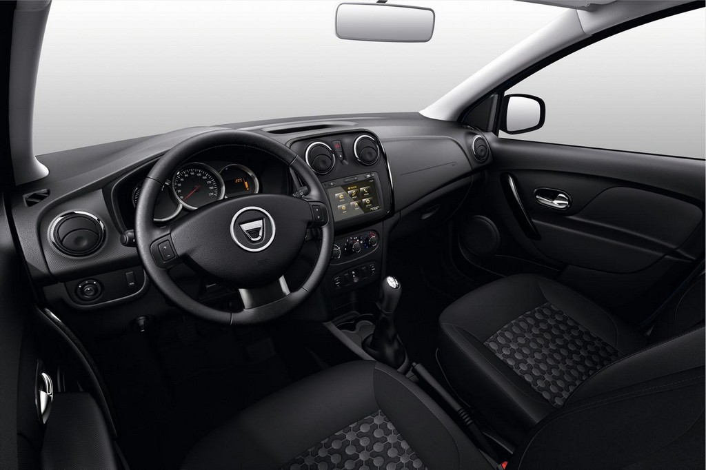 DACIA MOSTRARÁ O SANDERO BLACK TOUCH EM PARIS, foto 7