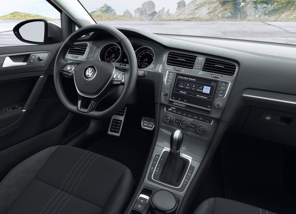 VOLKSWAGEN GOLF ALLTRACK CHEGA NO INÍCIO DE 2015, foto 7