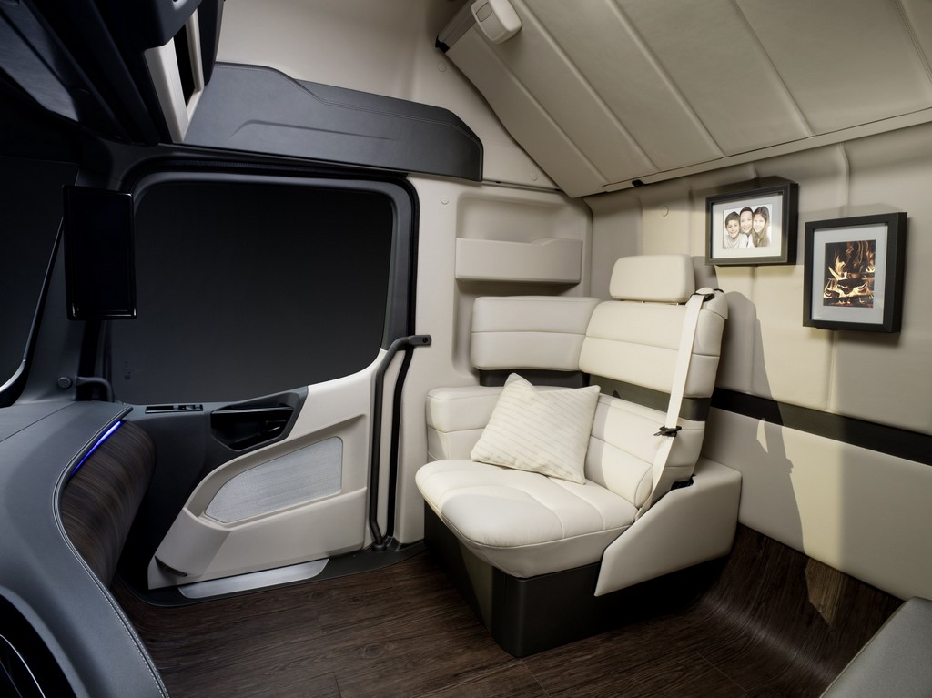 MERCEDES-BENZ FUTURE TRUCK 2025 – O CAMINHÃO DO FUTURO FAZ SUA ESTREIA MUNDIAL NO IAA, foto 18