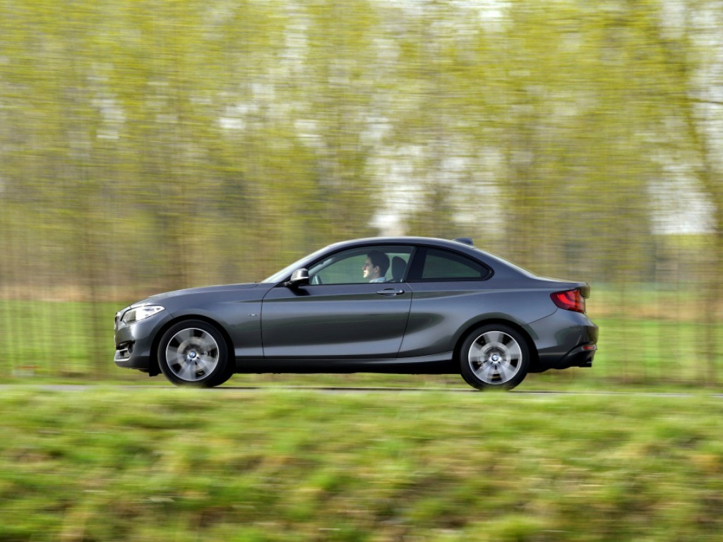 BMW SÉRIE 2 COUPE COM NOVO MOTOR DIESEL, foto 4