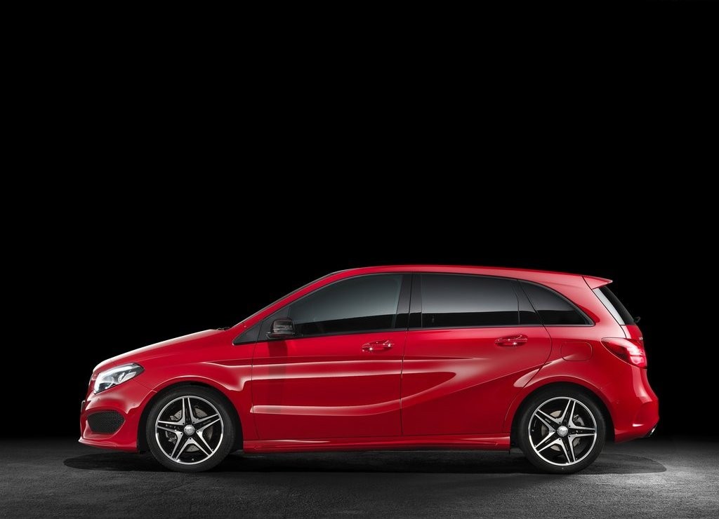 MERCEDES-BENZ B CLASS É RENOVADO, foto 3