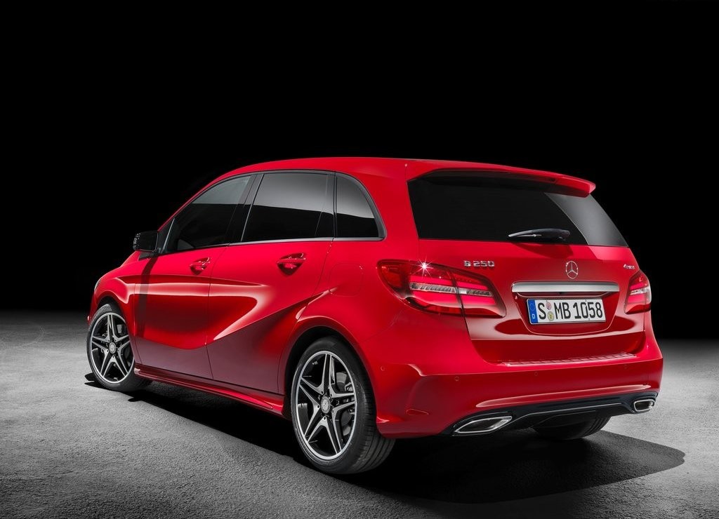 MERCEDES-BENZ B CLASS É RENOVADO, foto 4
