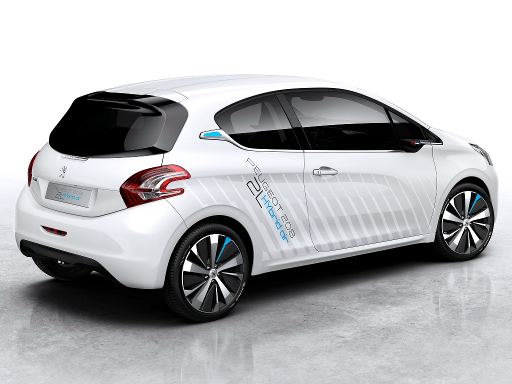 PEUGEOT 208 HYBRID AIR NO SALÃO DE PARIS, foto 2