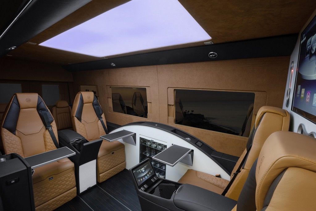 BRABUS MOSTRA O MERCEDES-BENZ SPRINTER “BUSINESS LOUNGE”, foto 2