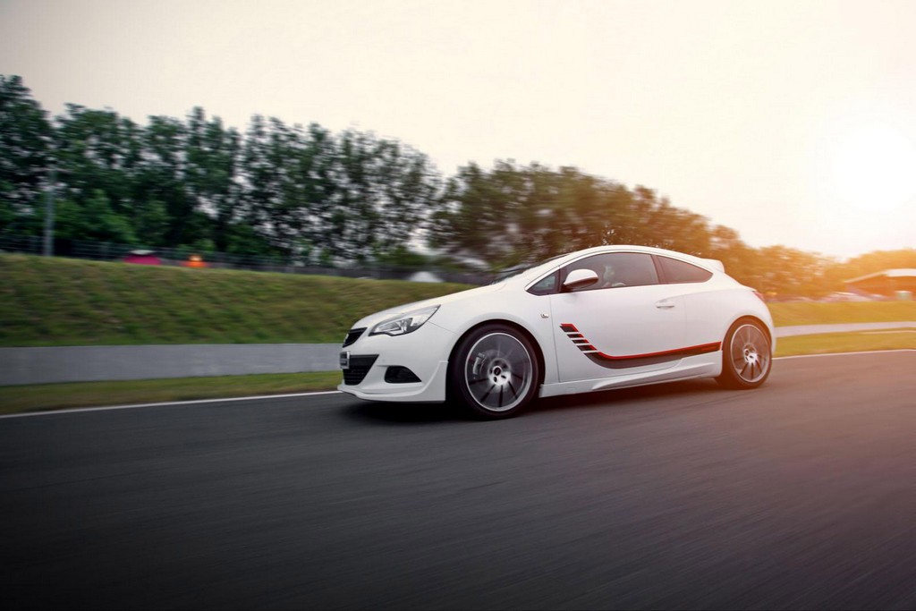 IRMSCHER APRESENTA SEU PROJETO PARA O OPEL ASTRA GTC TURBO, foto 5