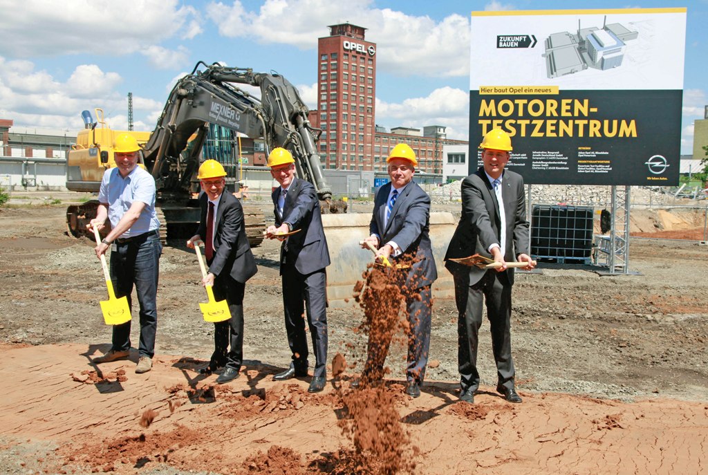 OPEL CRIA NOVO CENTRO DE MOTORES, foto 1