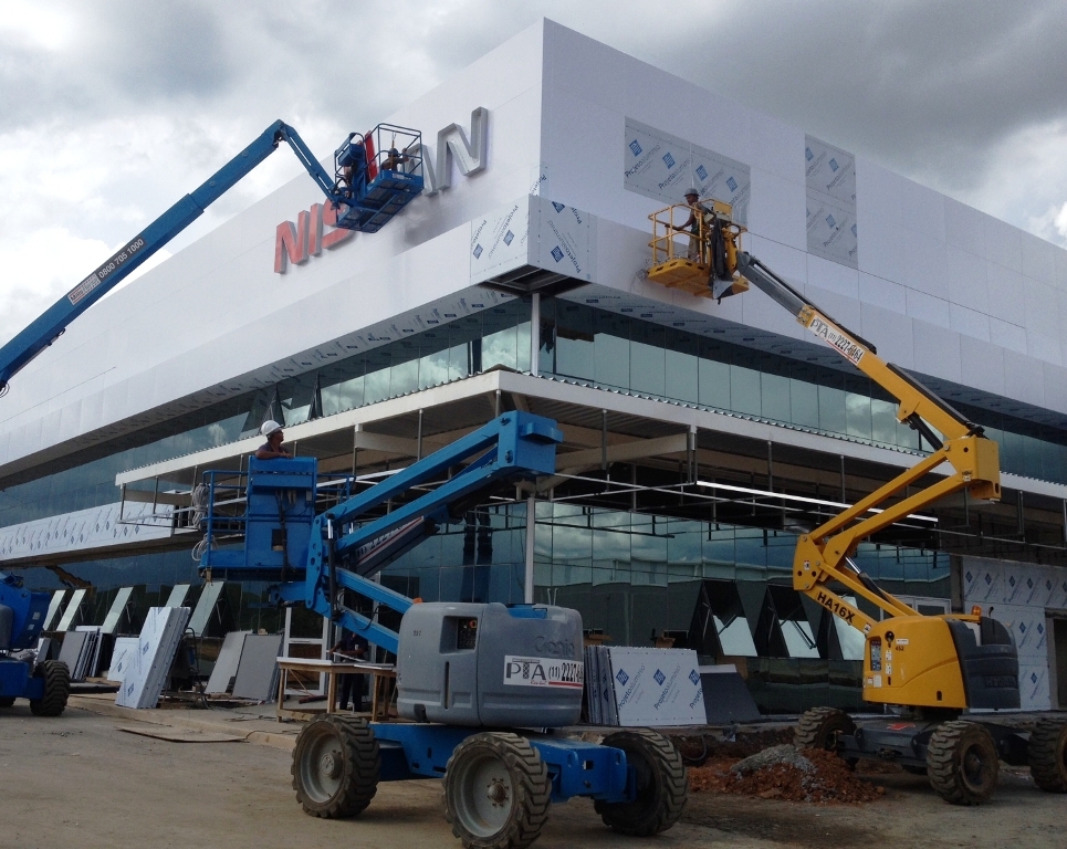 OBRAS DA FÁBRICA DA NISSAN EM RESENDE (RJ) SEGUEM PROGREDINDO E PRÉDIO ADMINISTRATIVO GANHA SEUS LETREIROS, foto 1