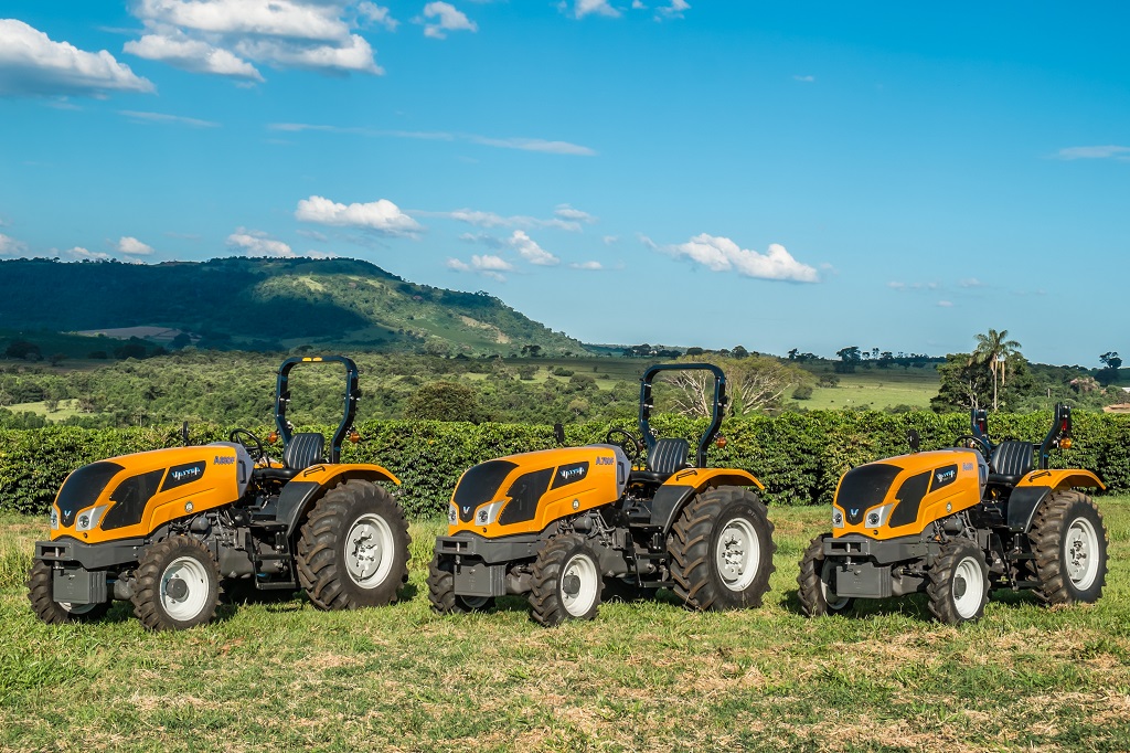 COOPAVEL 2015: VALTRA APRESENTA NOVO CONCEITO DE COLHEITADEIRA CLASSE 7 E APOSTA NA RENOVAÇÃO DA FAMÍLIA DE TRATORES DE BAIXA POTÊNCIA, foto 1