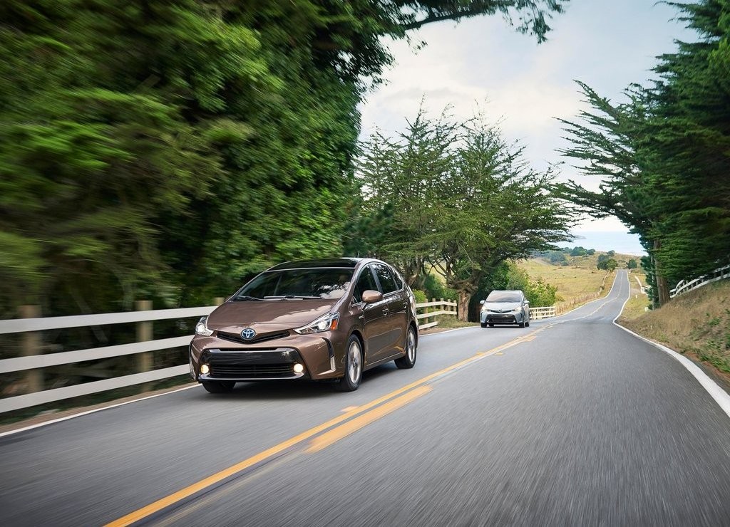 TOYOTA ATUALIZA VISUAL DO PRIUS V, foto 2