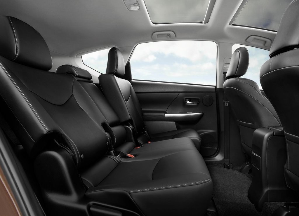 TOYOTA ATUALIZA VISUAL DO PRIUS V, foto 9