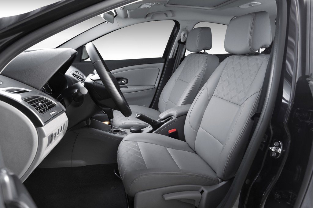 NOVO FLUENCE 2015: PRAZER EM DIRIGIR UM COMPLETO SEDAN, foto 11
