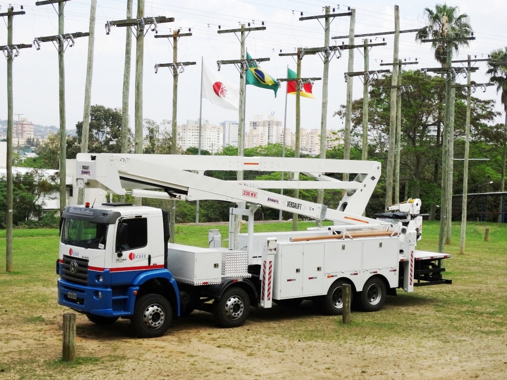 CAMINHÃO VW COM CESTO AÉREO GARANTE EFICIÊNCIA NA MANUTENÇÃO DE INFRAESTRUTURA ELÉTRICA NO RIO GRANDE DO SUL, foto 2