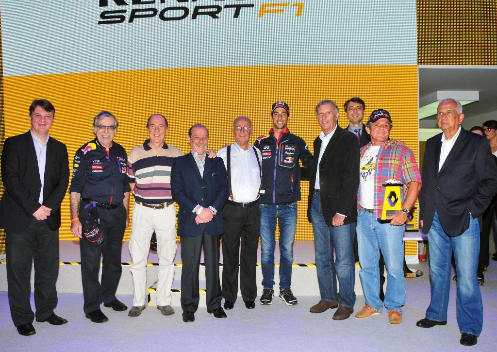 NOITE RENAULT REÚNE O PASSADO, O PRESENTE E O FUTURO DO AUTOMOBILISMO NO SALÃO DO AUTOMÓVEL, foto 1