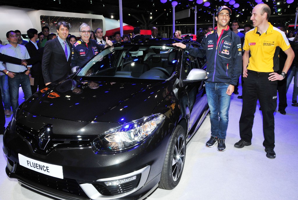 NOITE RENAULT REÚNE O PASSADO, O PRESENTE E O FUTURO DO AUTOMOBILISMO NO SALÃO DO AUTOMÓVEL, foto 7
