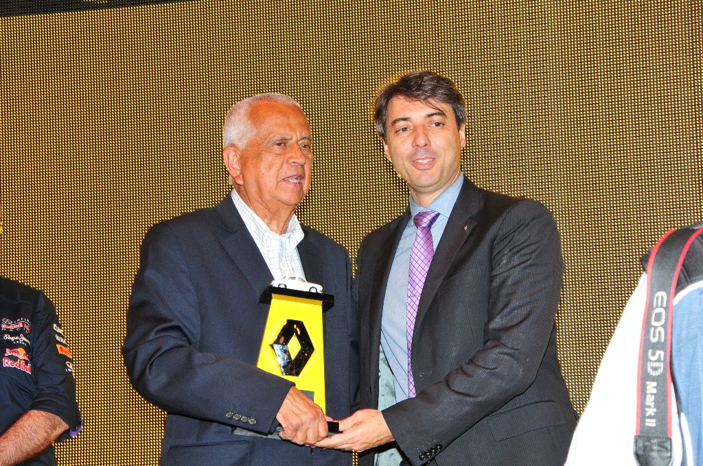 NOITE RENAULT REÚNE O PASSADO, O PRESENTE E O FUTURO DO AUTOMOBILISMO NO SALÃO DO AUTOMÓVEL, foto 8
