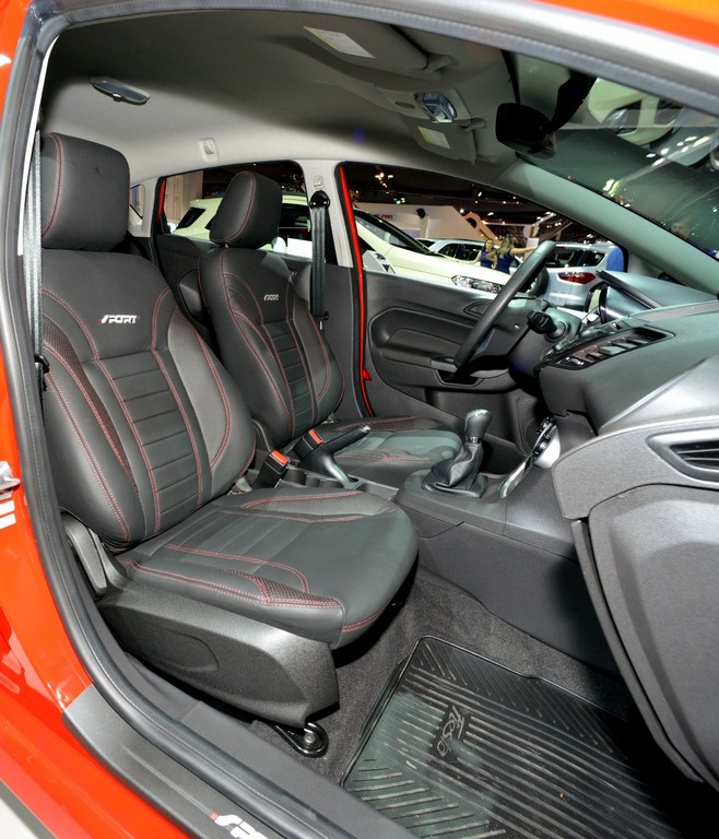 FORD FAZ A PRÉ-ESTREIA DO NEW FIESTA SPORT NO SALÃO DO AUTOMÓVEL, foto 6