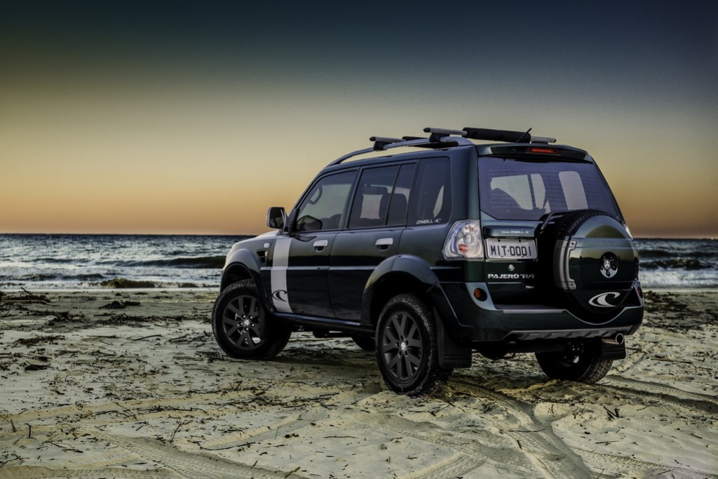 MITSUBISHI MOTORS LANÇA SÉRIE ESPECIAL DO PAJERO TR4, foto 2