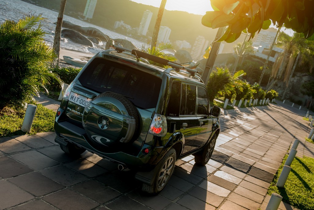MITSUBISHI MOTORS LANÇA SÉRIE ESPECIAL DO PAJERO TR4, foto 6