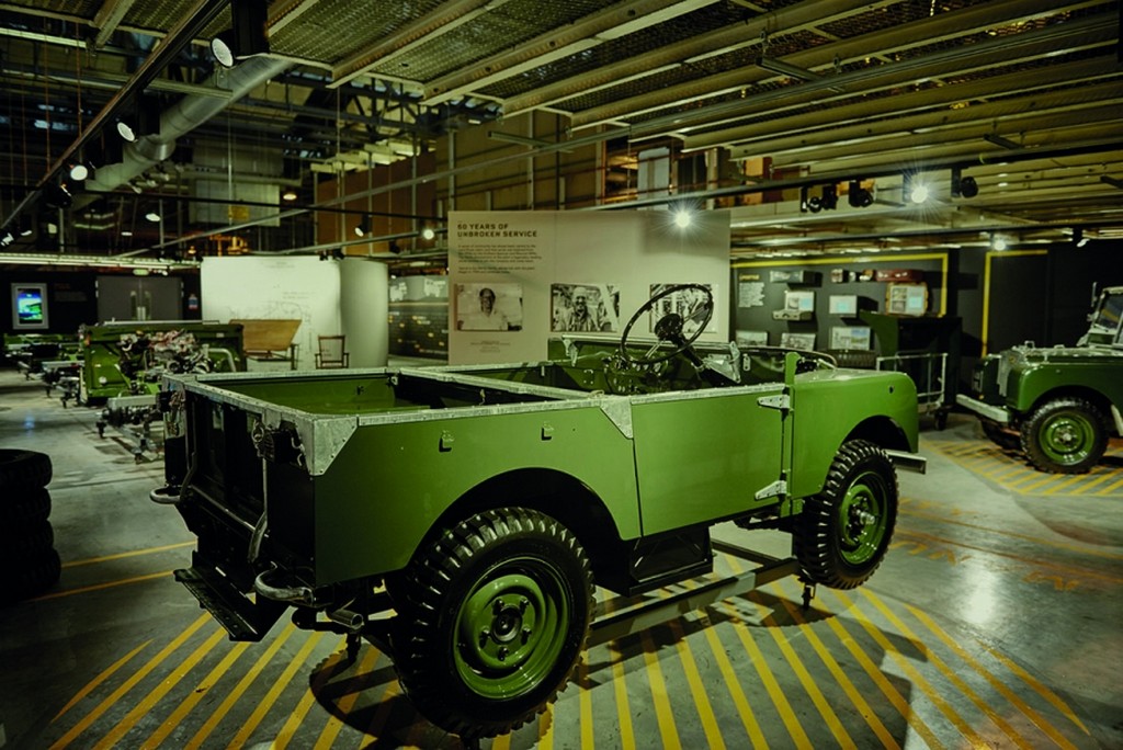 LAND ROVER CELEBRA DEFENDER COM A RECRIAÇÃO DA SUA LINHA DE PRODUÇÃO DE 1948, foto 1