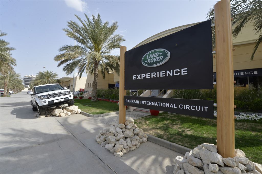LAND ROVER INAUGURA CENTRO NO BAHREIN, foto 1