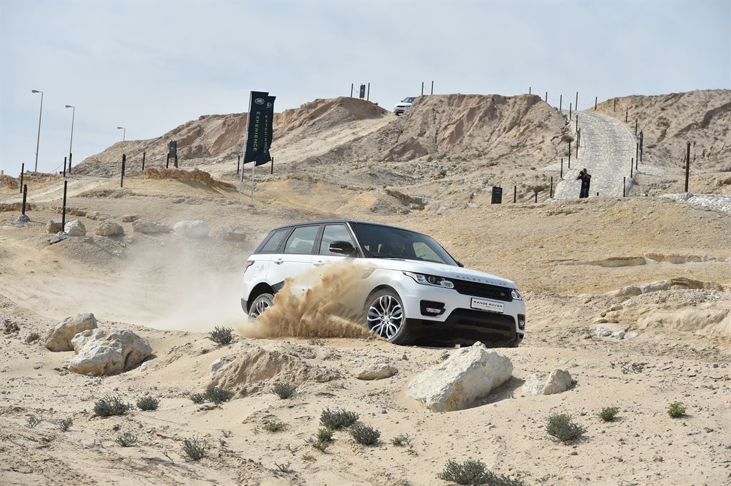 LAND ROVER INAUGURA CENTRO NO BAHREIN, foto 2