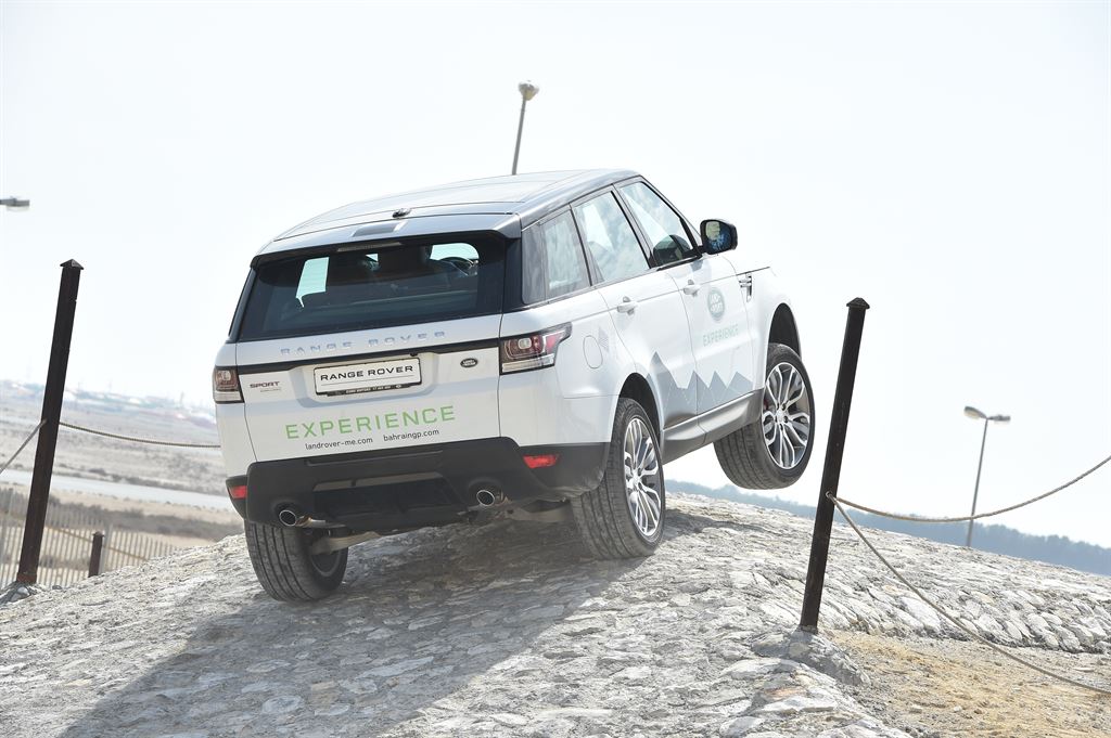 LAND ROVER INAUGURA CENTRO NO BAHREIN, foto 4