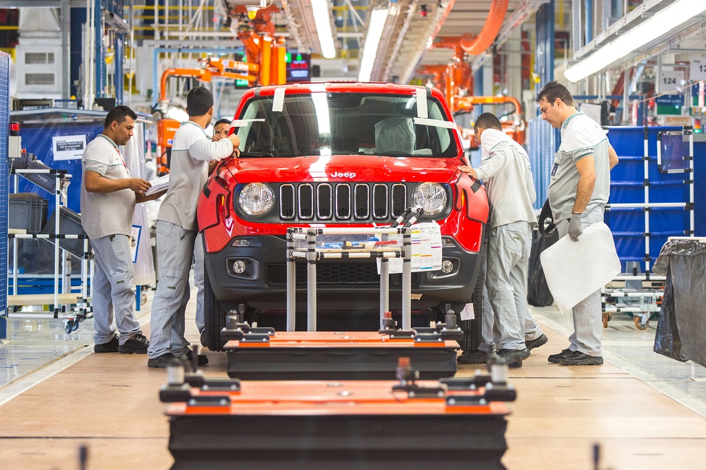 COMEÇA A PRODUÇÃO EM ESCALA COMERCIAL DO RENEGADE NO POLO AUTOMOTIVO JEEP DE PERNAMBUCO, foto 1