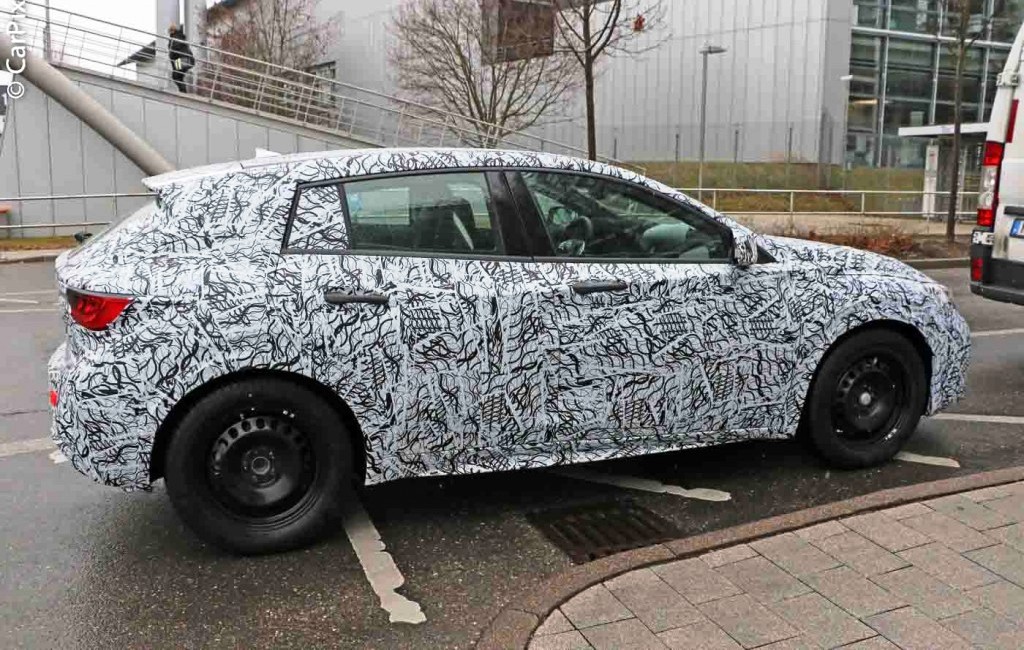 INFINITI Q30 PERDE A CAMUFLAGEM E MOSTRA SUAS FORMAS, foto 3