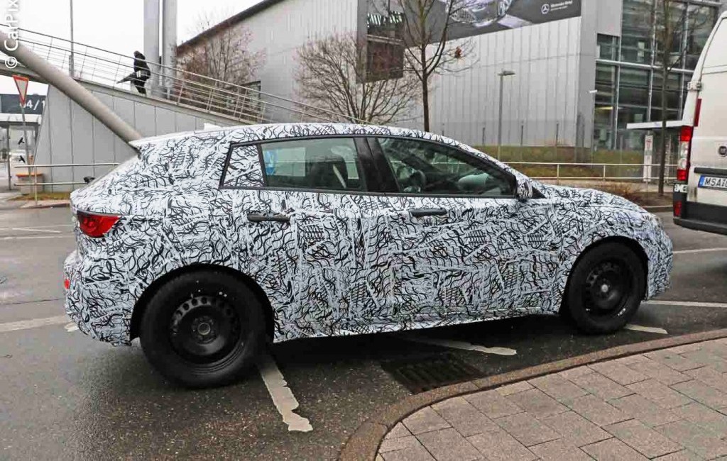 INFINITI Q30 PERDE A CAMUFLAGEM E MOSTRA SUAS FORMAS, foto 4
