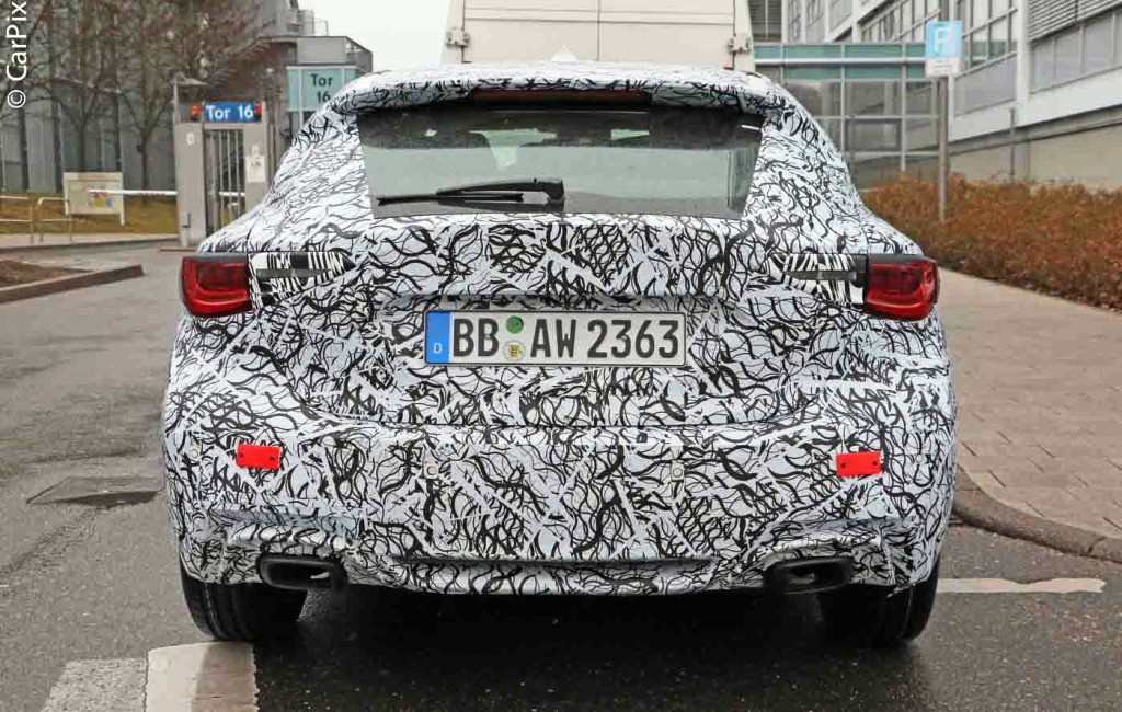 INFINITI Q30 PERDE A CAMUFLAGEM E MOSTRA SUAS FORMAS, foto 5