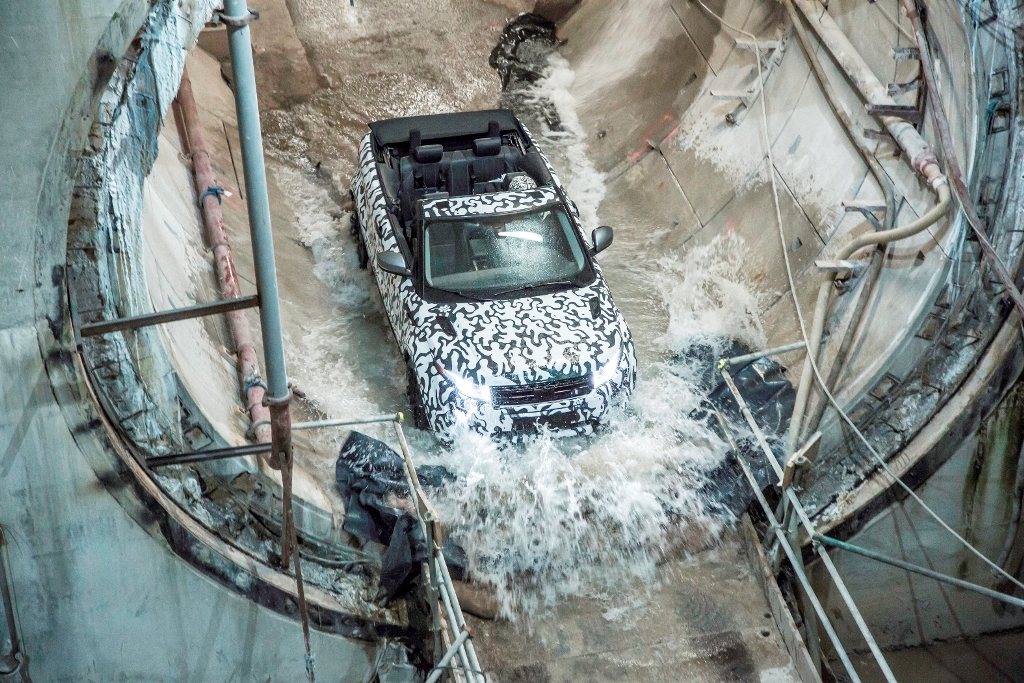 LAND ROVER OFICIALIZA CHEGADA DO RANGE ROVER EVOQUE CONVERSÍVEL DURANTE SALÃO GENEBRA, foto 2