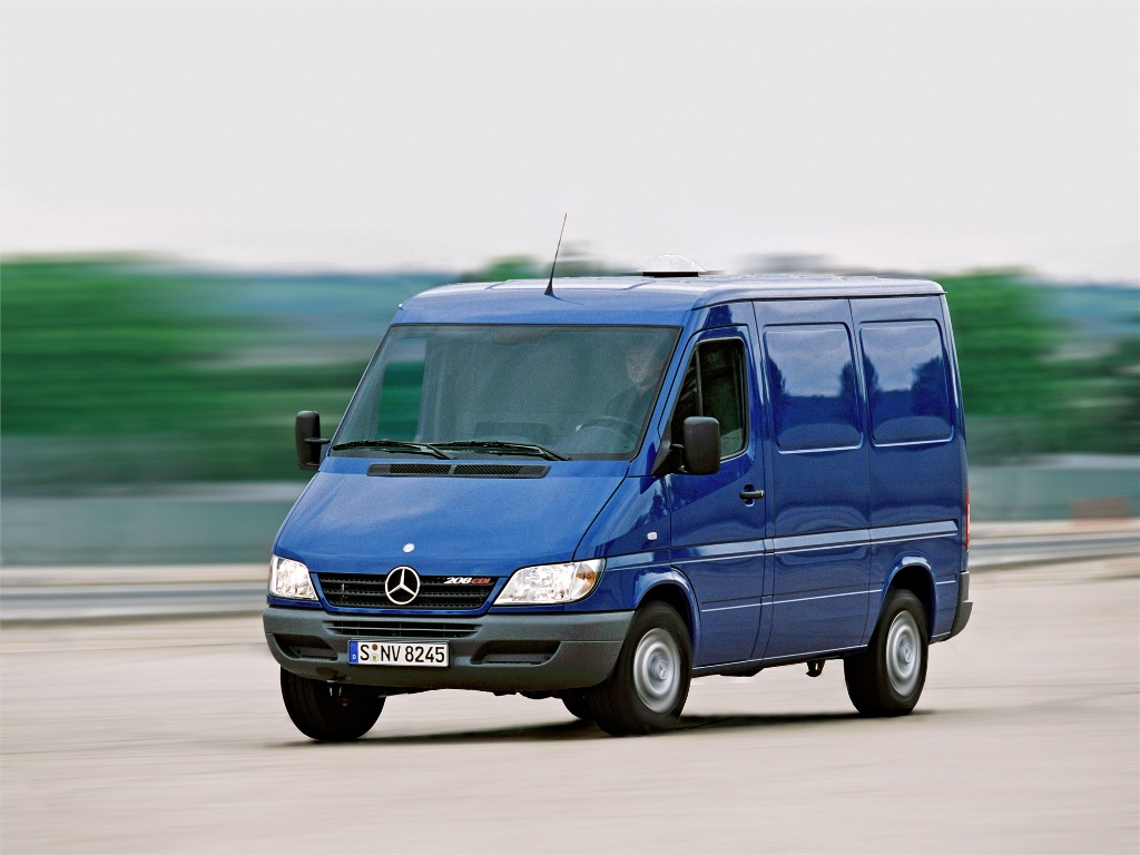 MERCEDES-BENZ ALCANÇA O MARCO HISTÓRICO DE 20 ANOS DE PRODUÇÃO DA SPRINTER, foto 2