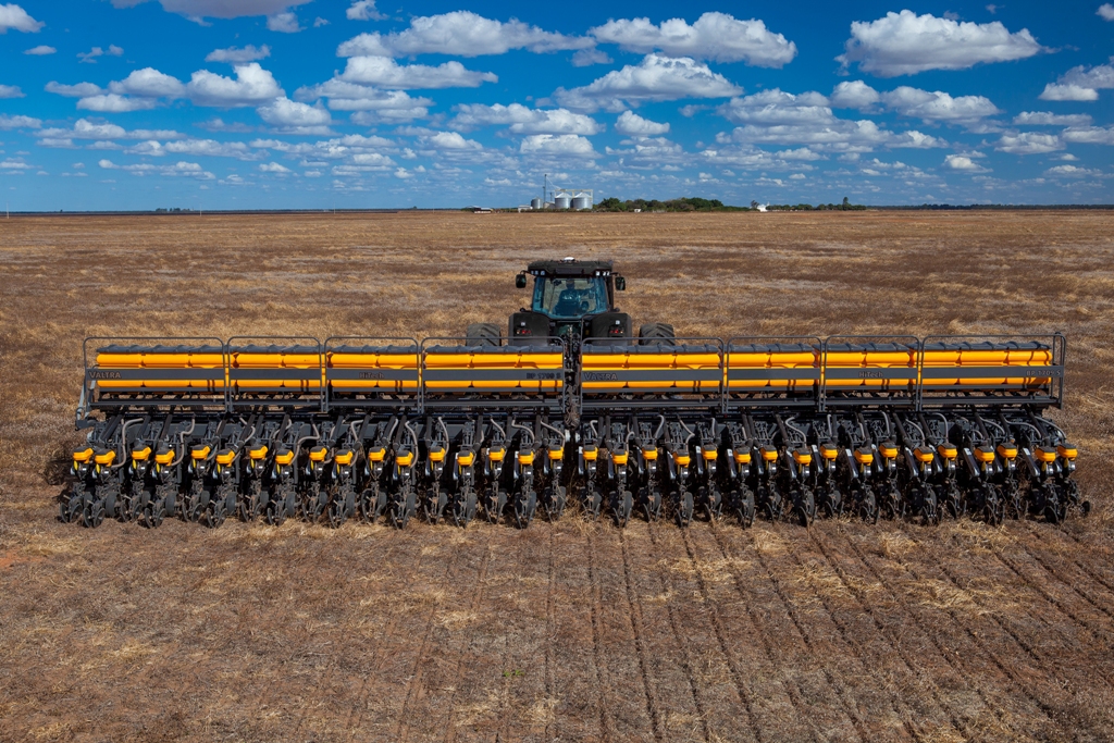 VALTRA LEVA À 16ª EXPODIRETO COTRIJAL SOLUÇÕES PARA MELHORIA DE PLANTIO, foto 2