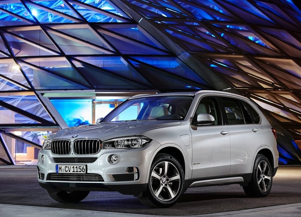 BMW APRESENTA OFICIALMENTE O X5 eDrive40e, foto 2