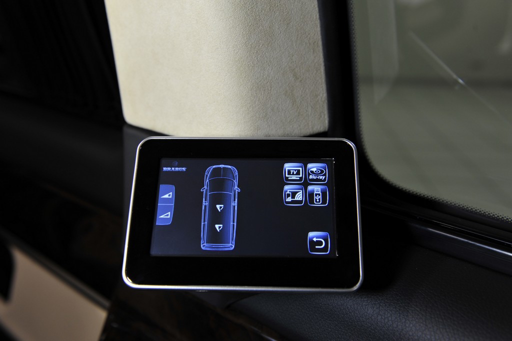 BRABUS APRESENTA SEU PACOTE PARA O MERCEDES-BENZ V CLASS, foto 16