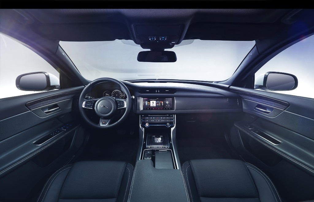 JAGUAR DIVULGA AS PRIMEIRAS IMAGENS DO NOVO XF, foto 2