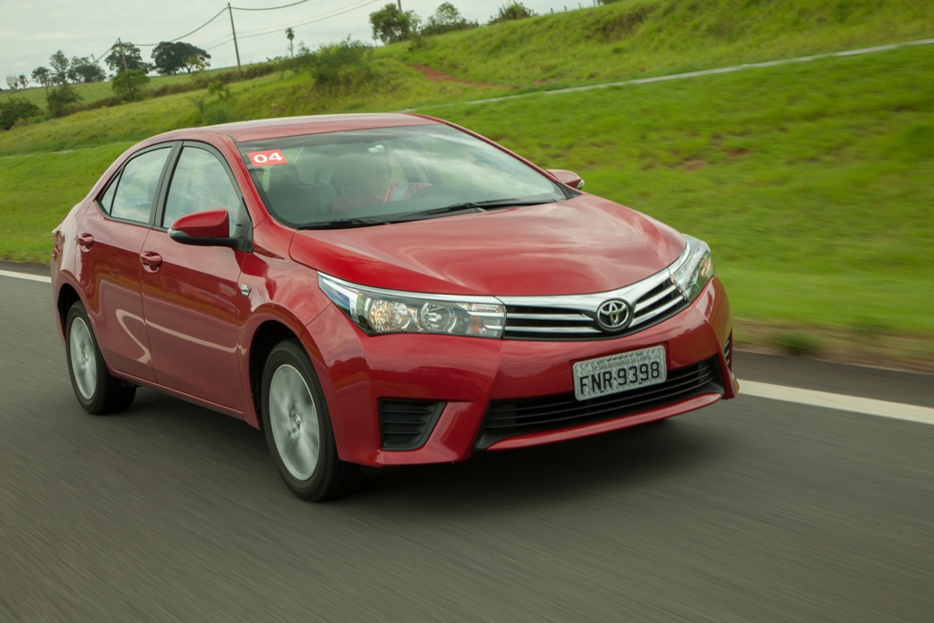 TOYOTA LANÇA NOVA VERSÃO GLi UPPER PARA LINHA COROLLA 2016, foto 1