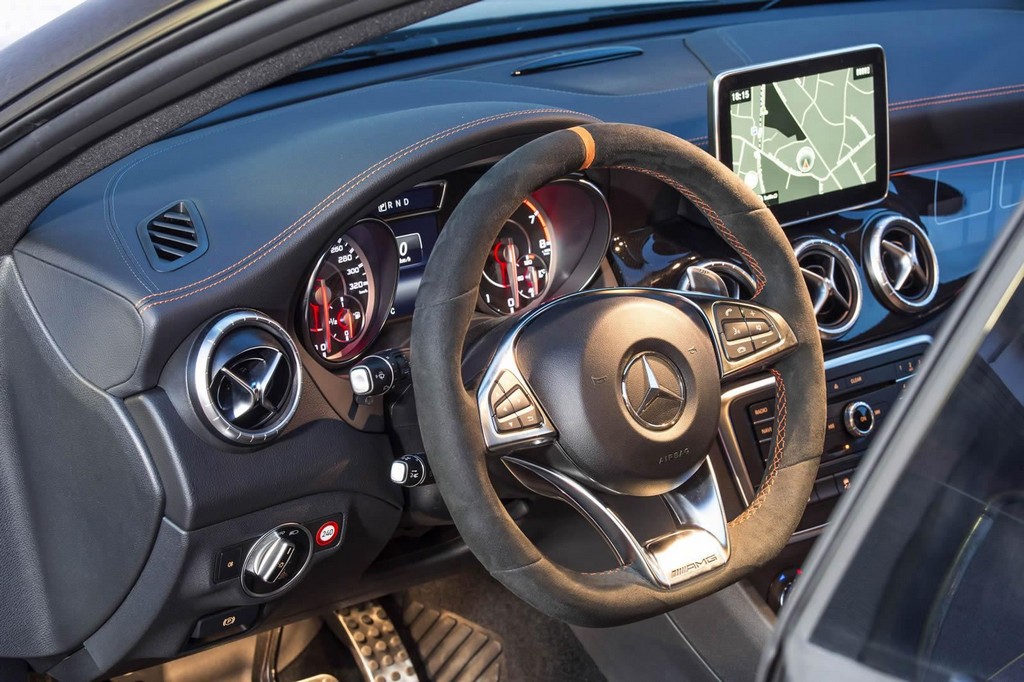 MERCEDES-AMG CLA 45 SHOOTING BRAKE ORANGEART EDITION FOI REVELADO, foto 24